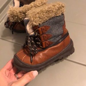 Baby Gap boys snow boots